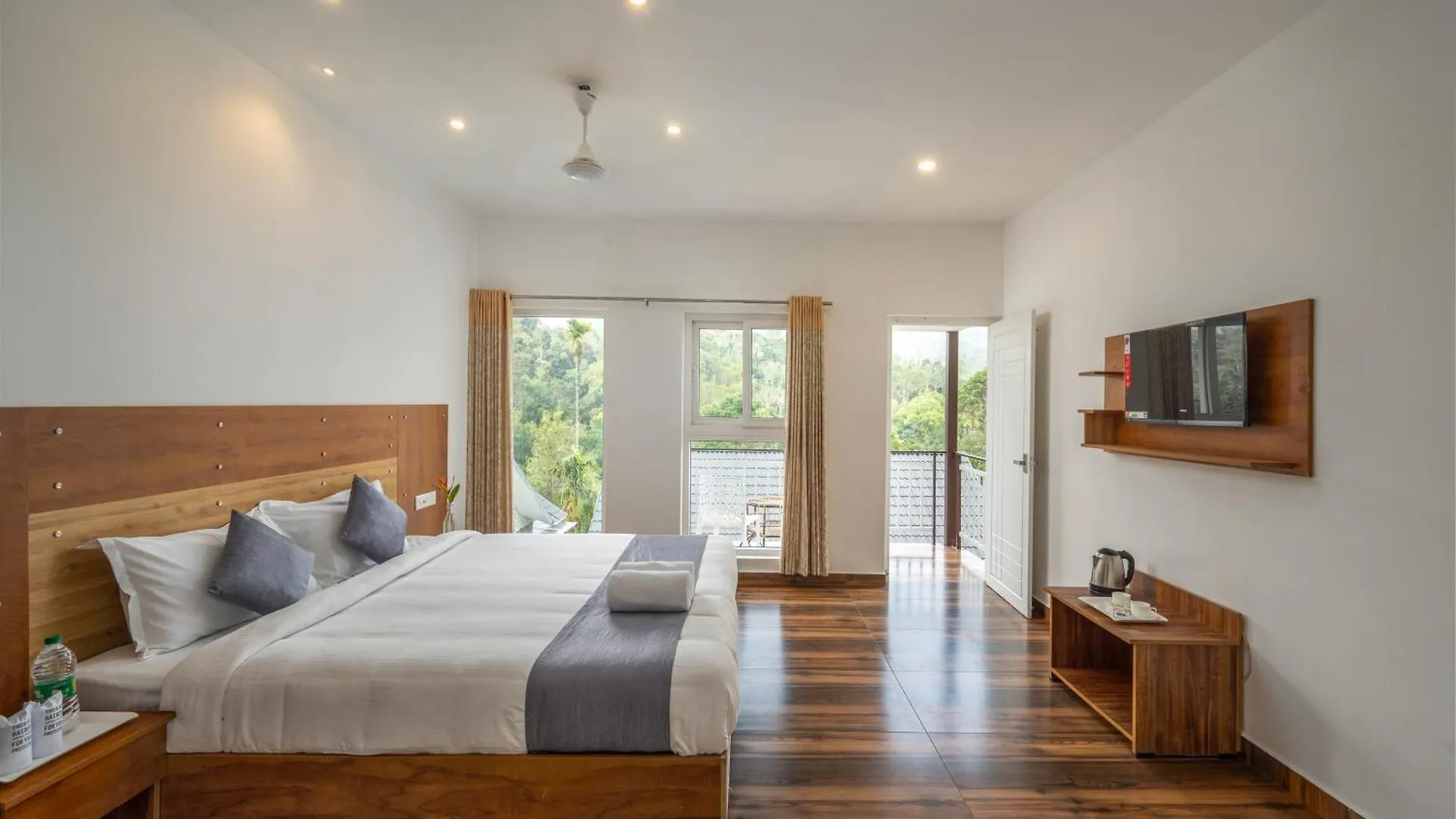 Munnar Majestic Resort With Pool 3*,