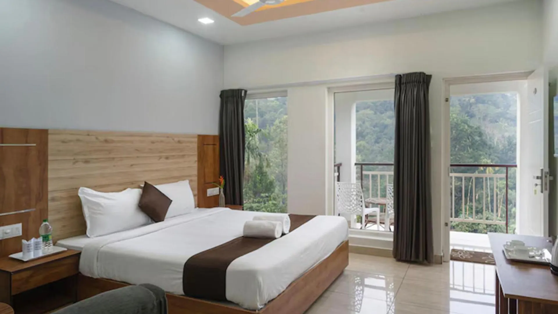 Munnar Majestic Resort With Pool