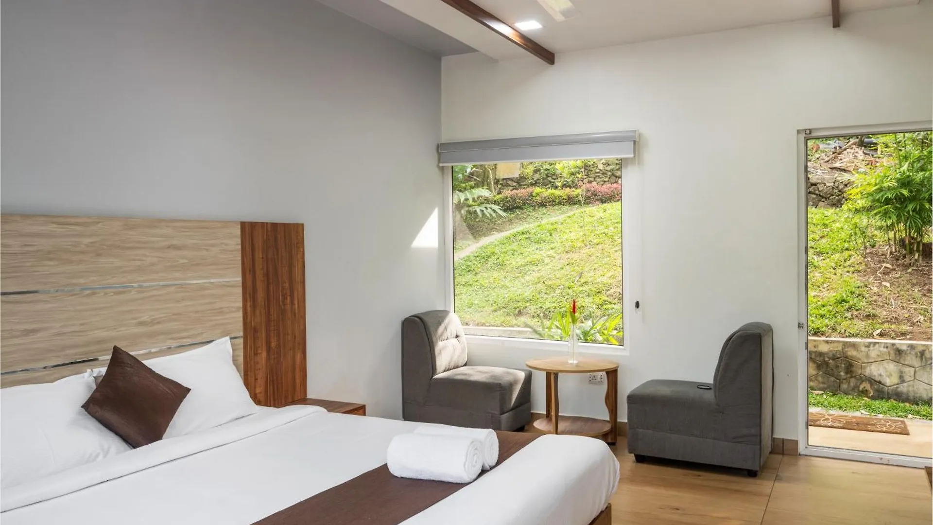 Munnar Majestic Resort With Pool