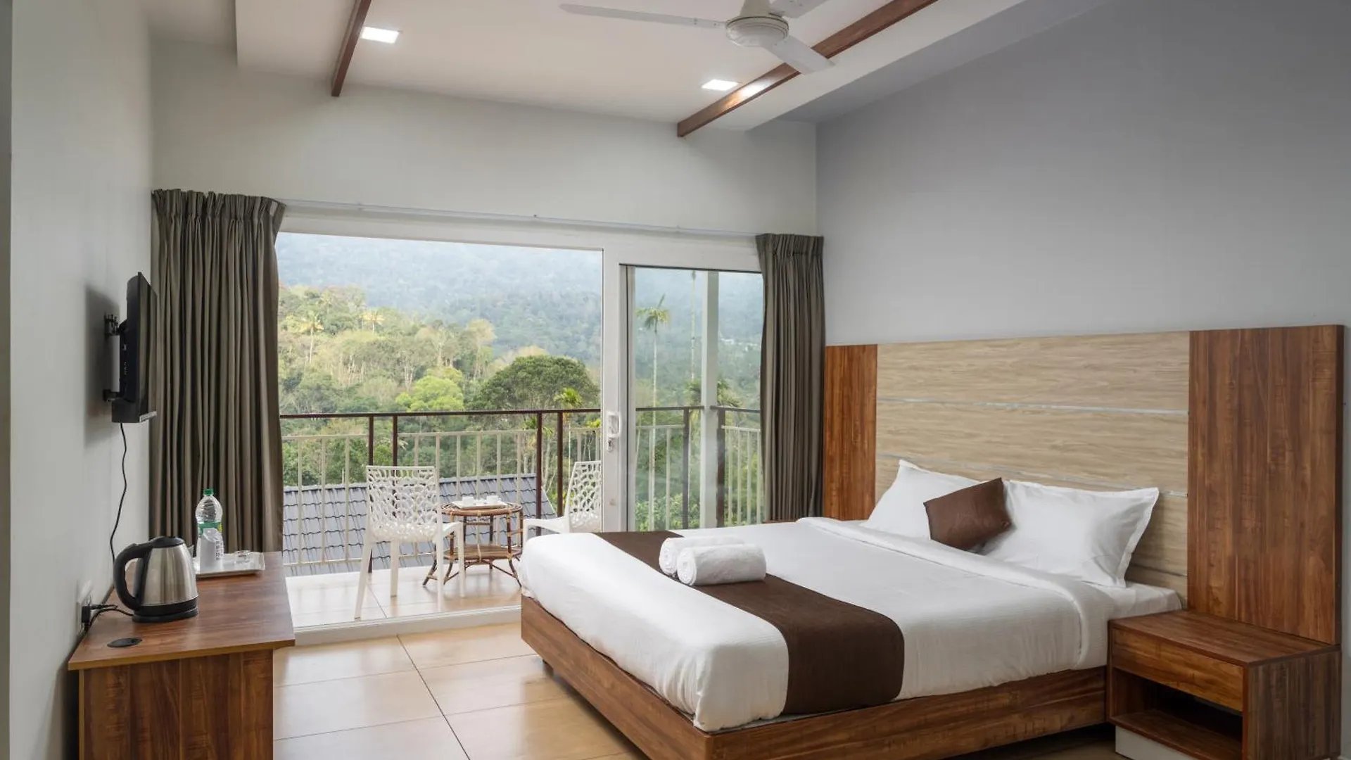 Munnar Majestic Resort With Pool